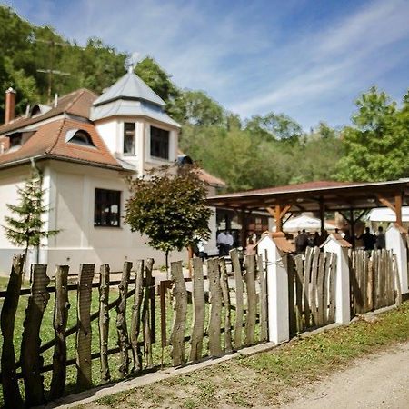 Spaleny Mlyn V Narodnim Parku Podyji Hotell Znojmo Exteriör bild